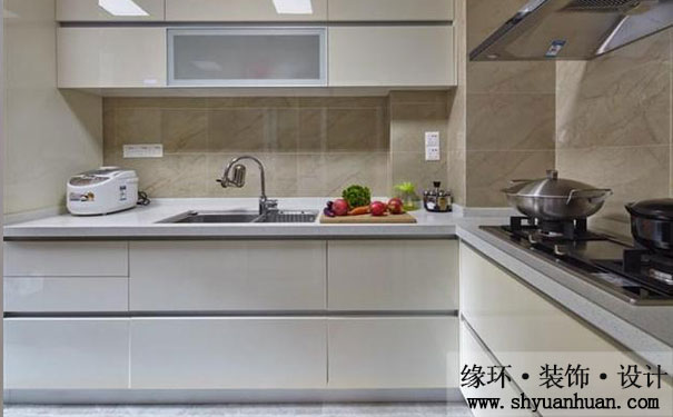 上海二手房装修厨房的白色橱柜应该怎么搭配才好看呢_缘环装潢.jpg