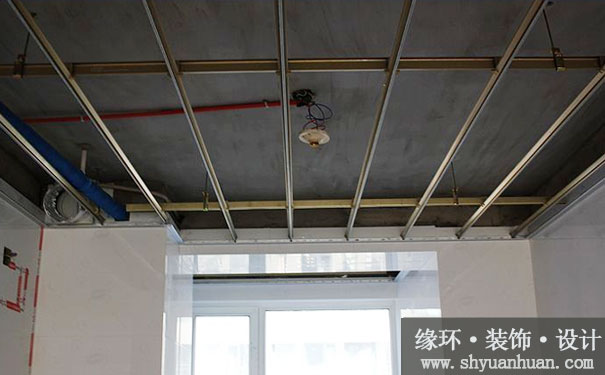 上海二手房装修厨房和卫生间铝扣板吊顶安装龙骨_缘环装潢.jpg