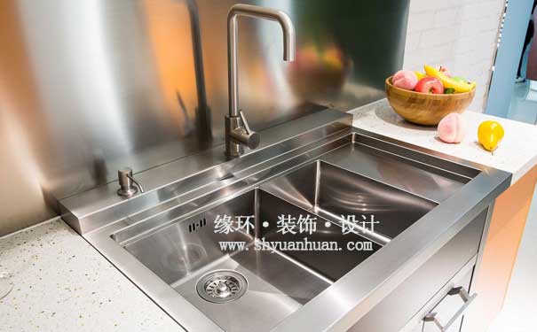厨房不锈钢水槽也会生锈吗，不锈钢水槽生锈怎么办呢_缘环装饰.jpg